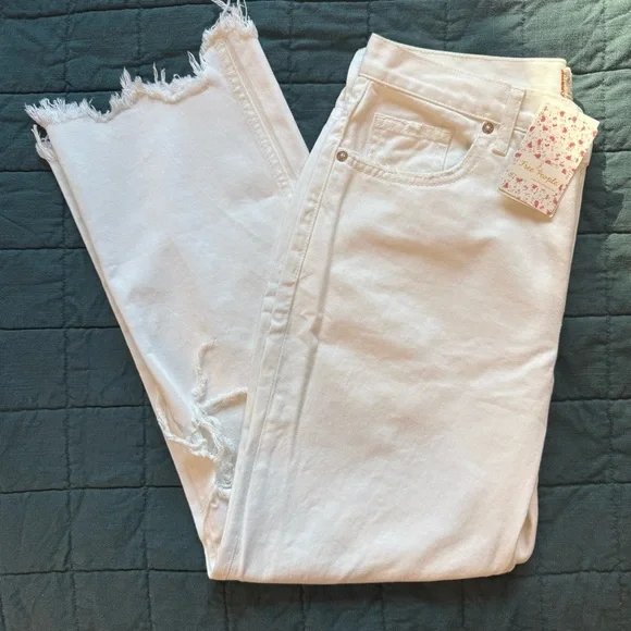NWT We The Free White Distressed Cropped Flare Jeans Size 28 - Picture 11 of 15